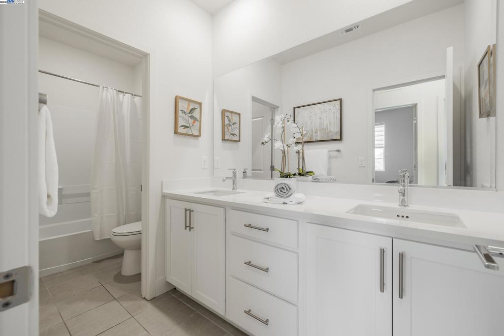 CENTRAL TRACY - Residential