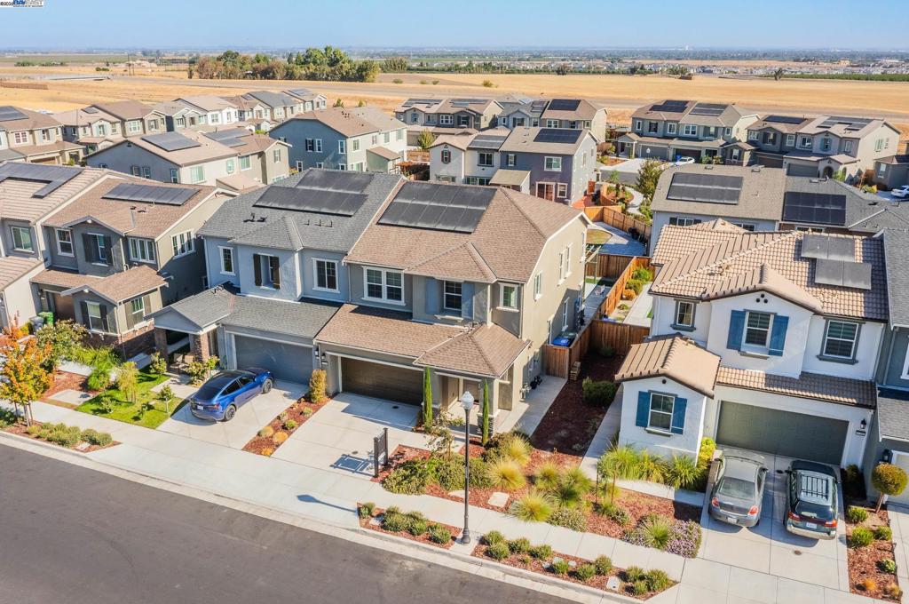 CENTRAL TRACY - Residential