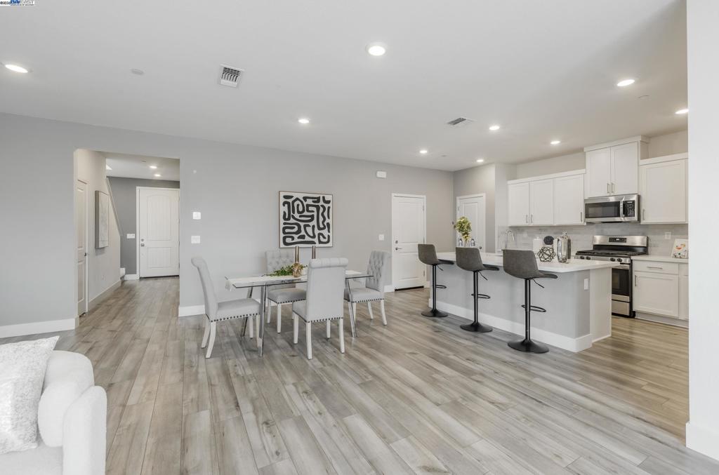 CENTRAL TRACY - Residential