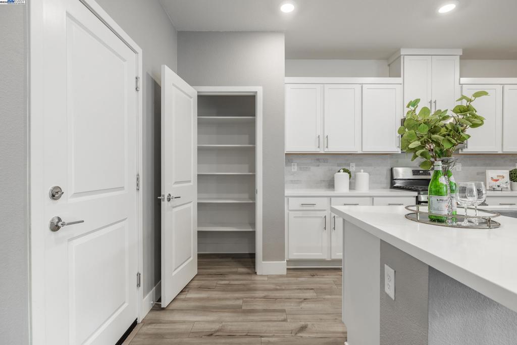 CENTRAL TRACY - Residential
