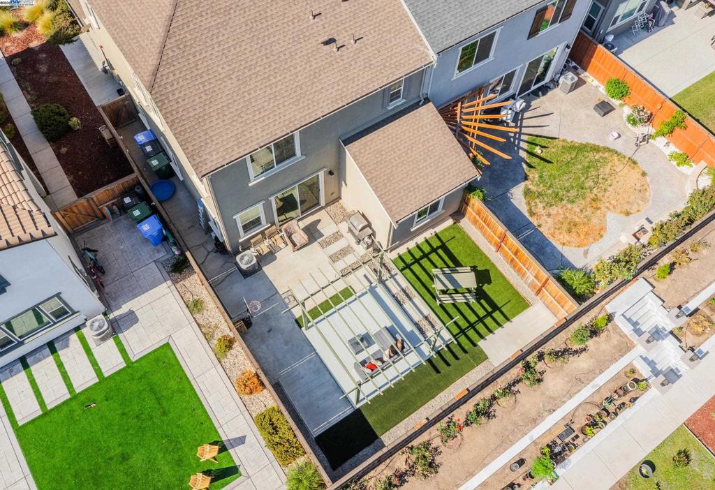 CENTRAL TRACY - Residential