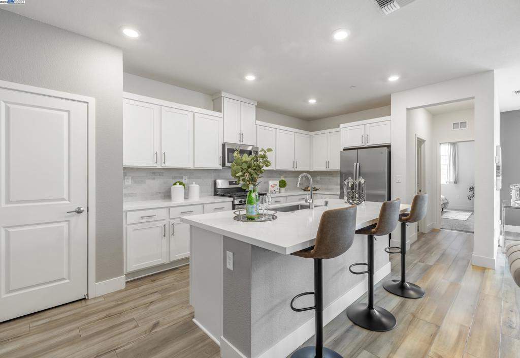 CENTRAL TRACY - Residential