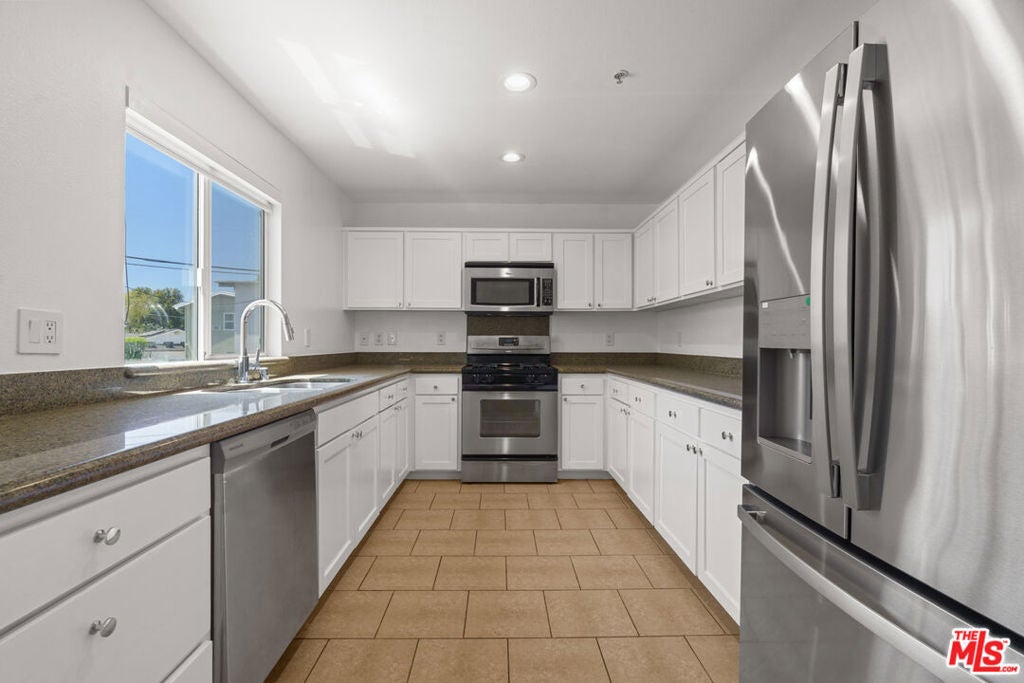 Photo of 16100 W Sunset Boulevard #104, Pacific Palisades, CA 90272 (MLS # 26996773)