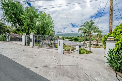Photo of 19791 GRANDVIEW Drive, Corona, CA 92881 (MLS # IG26072175)