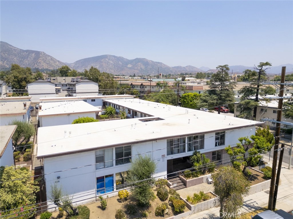 Welcome to 13040 Dronfield Avenue #13, a charming and freshly updated 1-bedroom, 1-bathroom condo located in a well-maintained Sylmar community. This 596 sq ft upper-level unit features brand-new vinyl flooring, fresh interior paint, and a bright, open layout that feels both cozy and modern. The spacious living area flows seamlessly into the kitchen and dining space, offering great functionality for everyday living.
Enjoy the convenience of 1 assigned parking space and access to nearby amenities, shops, and public transportation. Whether you're a first-time buyer or looking for a low-maintenance investment, this move-in-ready condo offers comfort, value, and a great location in the heart of Sylmar.