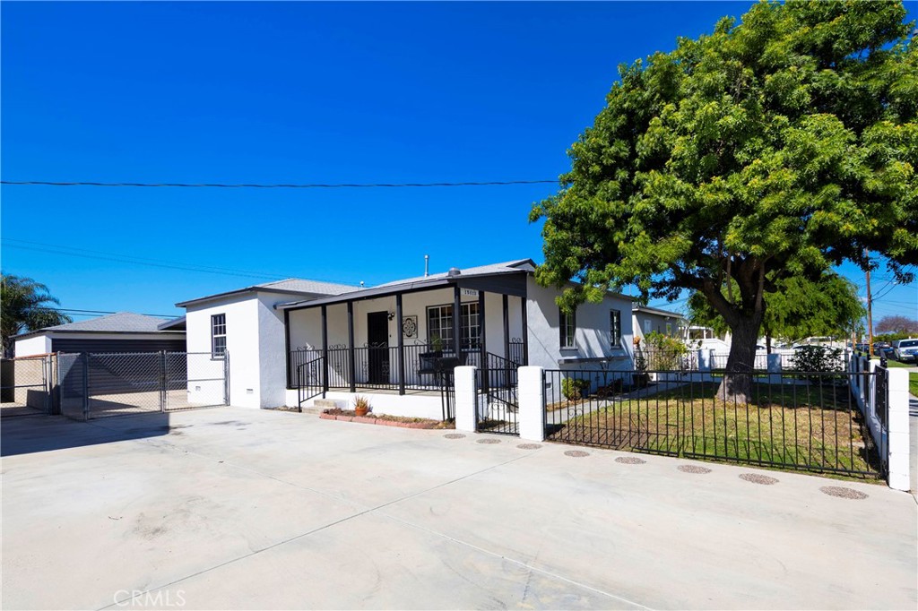 15613 Thornlake Avenue