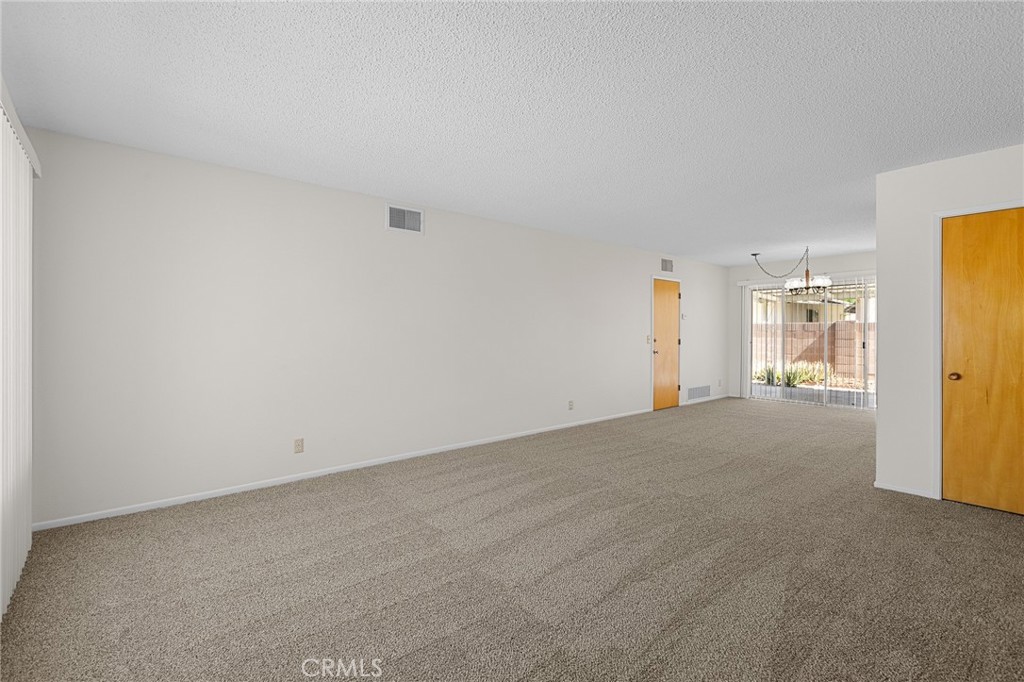 1560 Sandlewood Drive