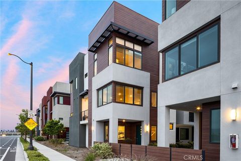 225 Waypoint Tustin CA 92782