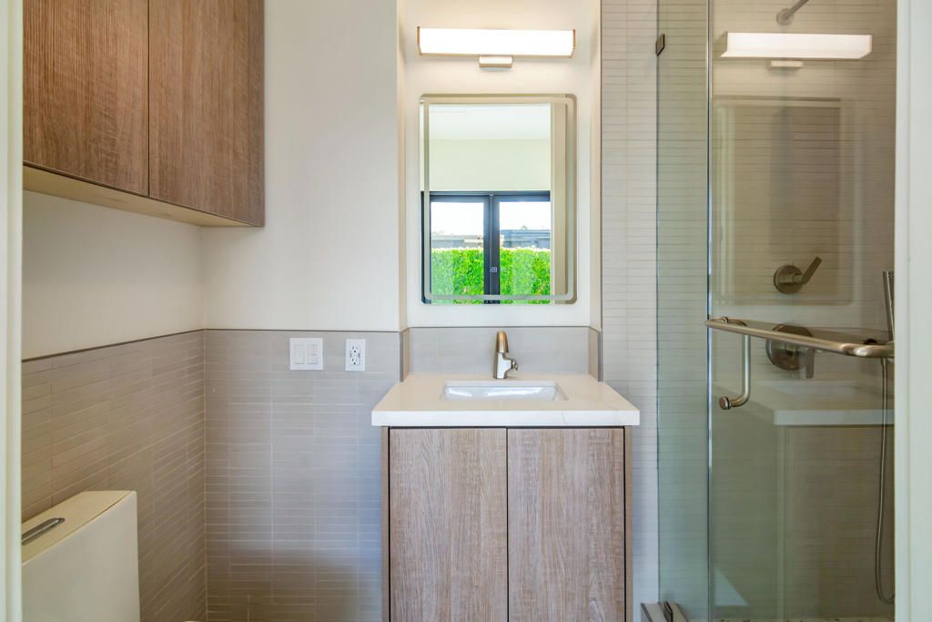 listing image 130721236357009446486