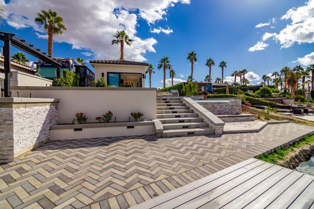 listing image 130724277197995236870