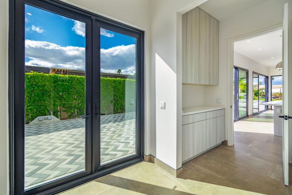 listing image 130727970501782050339