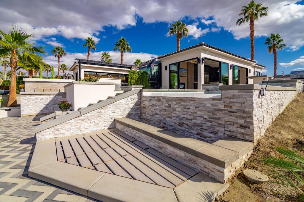 listing image 130729143632961934392