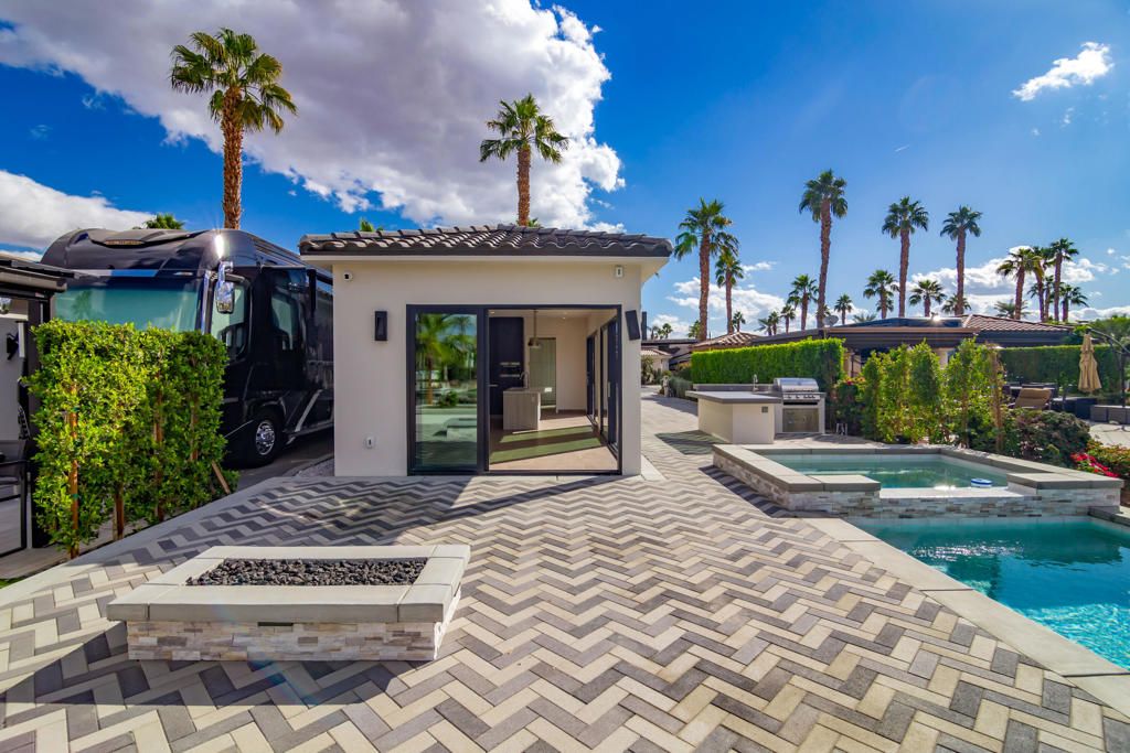 listing image 130723906168031399698