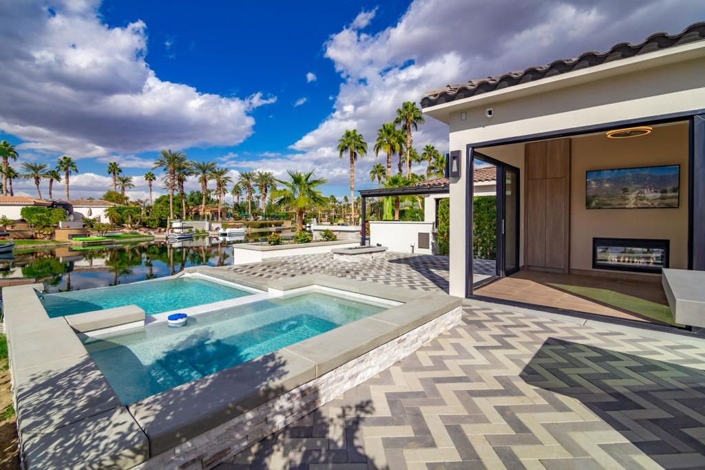 listing image 130726610287702889220