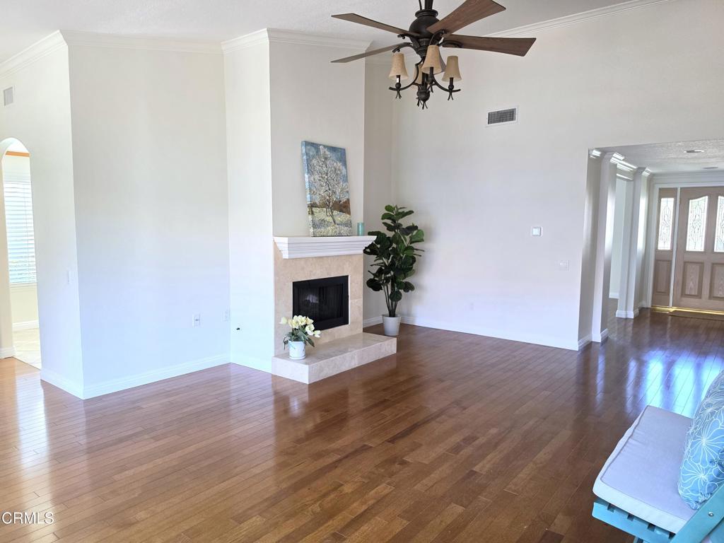 40013 Village 40