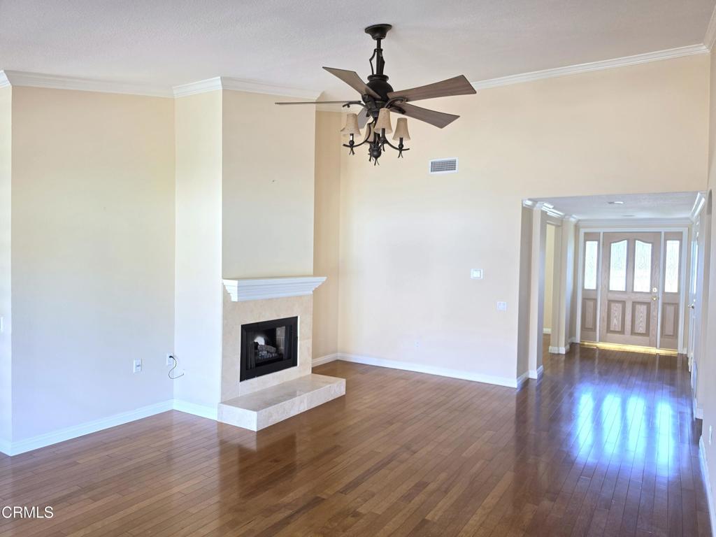 40013 Village 40