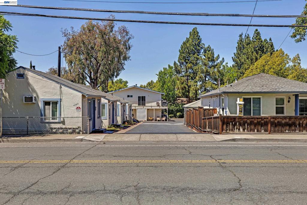 4067 Vineyard Ave