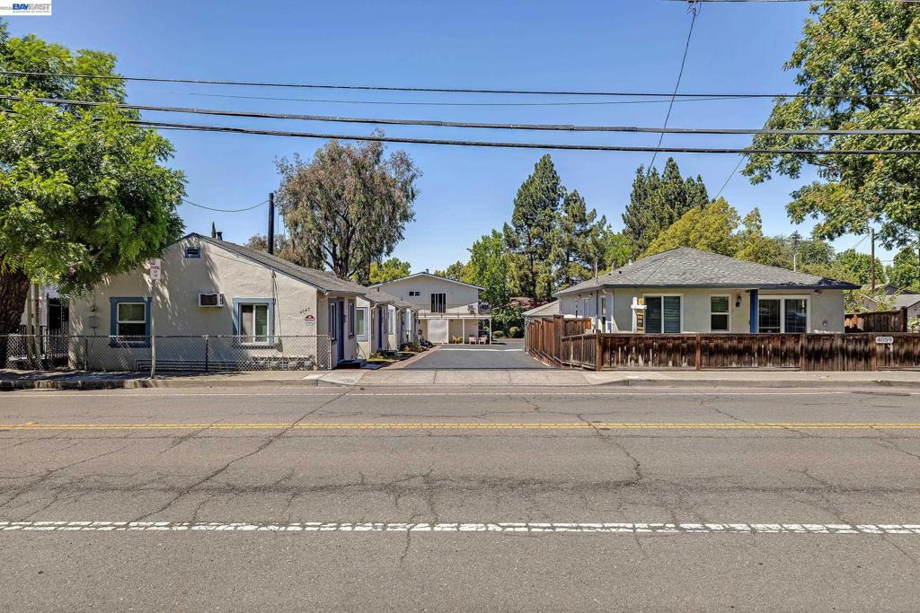 4067 Vineyard Ave