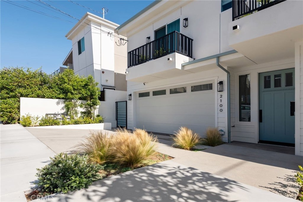 2100 Carnegie Lane