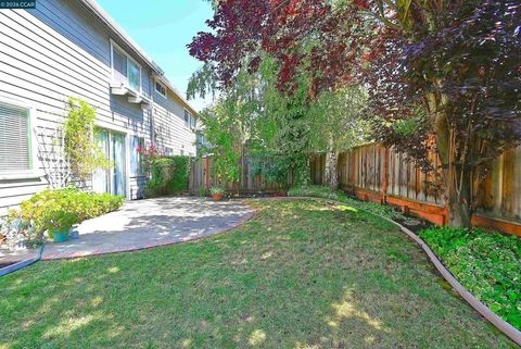 Tiny photo for 34 34 Elmwood Dr Dr, San Ramon, CA 94583 (MLS # 41126303)