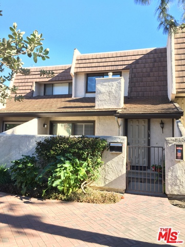 Great location, upgraded townhouse in Villa Valencia, this inside facing unit offers 2 bedrooms and 2.5 baths, gourmet kitchen, granite counter tops, newer appliances and wood laminate floors, very well maintain . Washer and dryer in the garage are included with no guaranty. 2 cars garage with direct access to the unit. Park like grounds Easy access to shops, restaurants and entrainment. Good credit is a must.