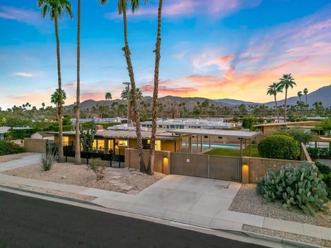 Photo of 971 E San Lucas Road, Palm Springs, CA 92264 (MLS # 219142517PS)