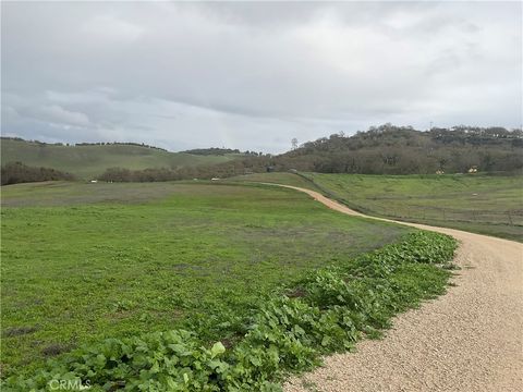 Tiny photo for 21 Interlake Road, Bradley, CA 93426 (MLS # NS26002681)