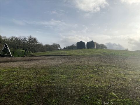 Tiny photo for 21 Interlake Road, Bradley, CA 93426 (MLS # NS26002681)