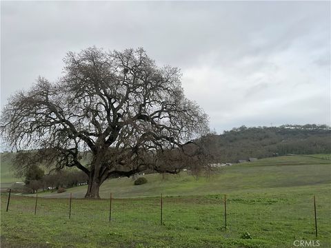 Photo of 21 Interlake Road, Bradley, CA 93426 (MLS # NS26002681)