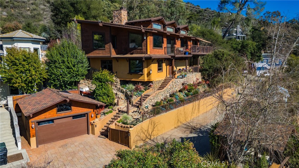 2106 Lakeshore Drive
