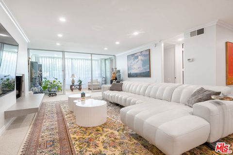 Photo of 10633 Kinnard Avenue #14, Los Angeles, CA 90024 (MLS # 26659765)