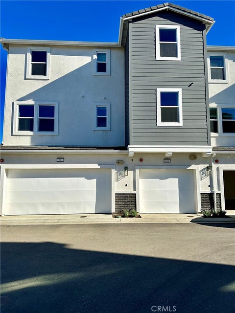 Photo of 221 N Vincent Avenue AVE, West Covina, CA 91790 (MLS # CV26125490)