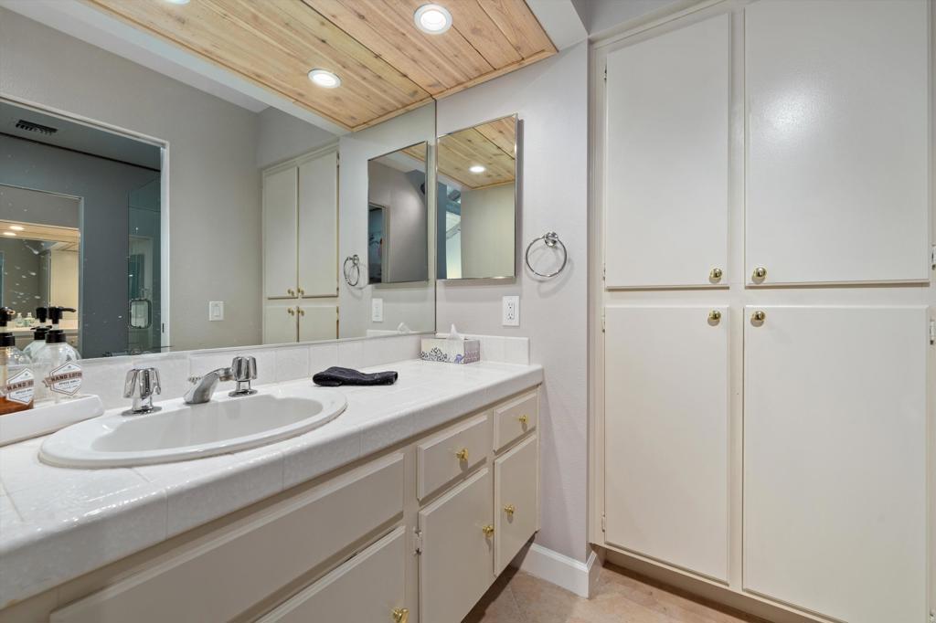 Mission Hills Country Club - Residential Lease