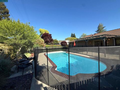 Photo of 3416 Withersed Ln Ln, Walnut Creek, CA 94598 (MLS # 41129870)