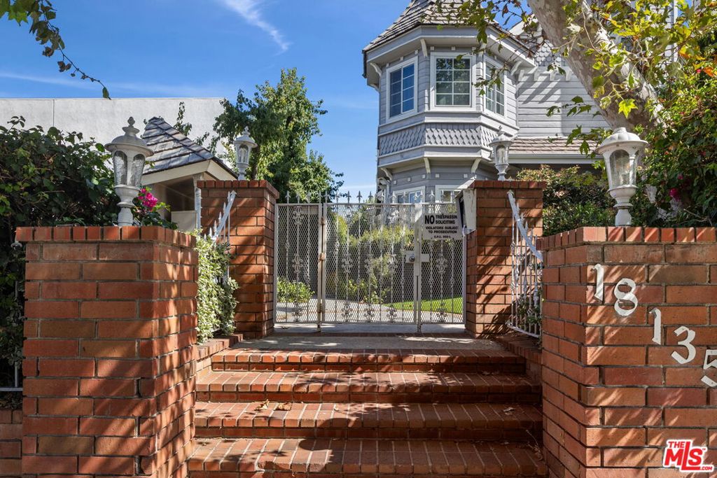 18135 Burbank Boulevard 6