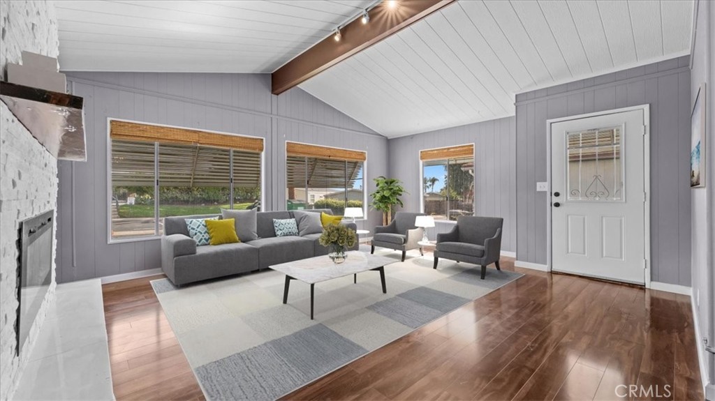 1320 San Bernardino 34