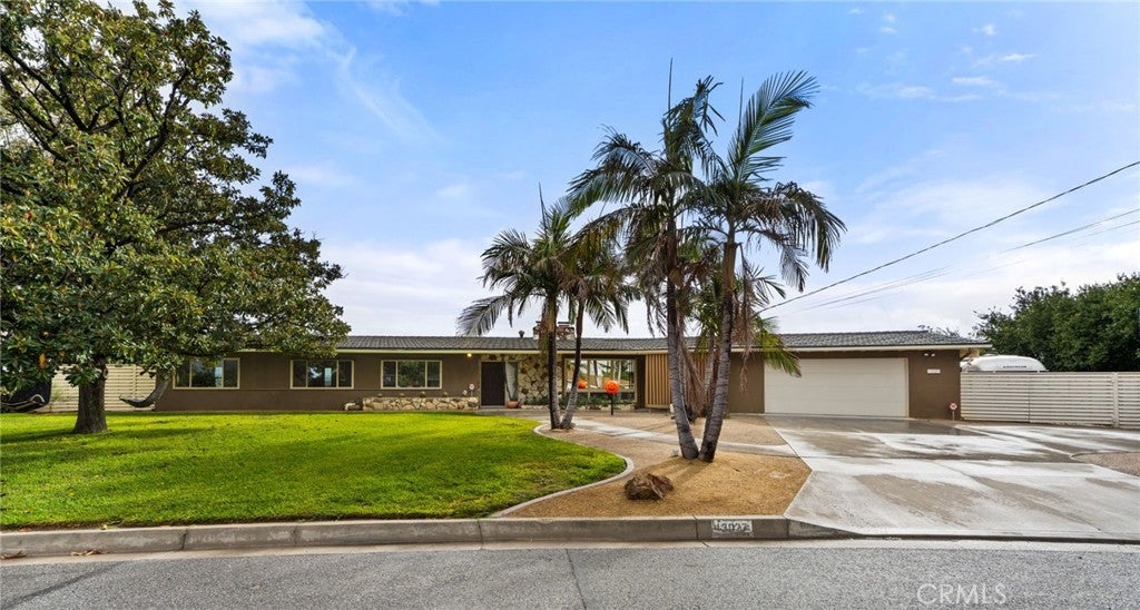 13027 Burns Lane