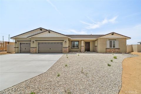 Photo of 14773 Indigio, Apple Valley, CA 92307 (MLS # SW25255615)