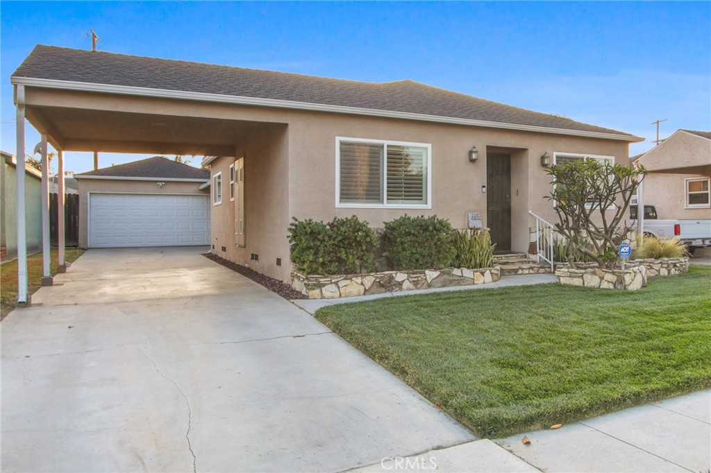 2283 Ximeno Avenue