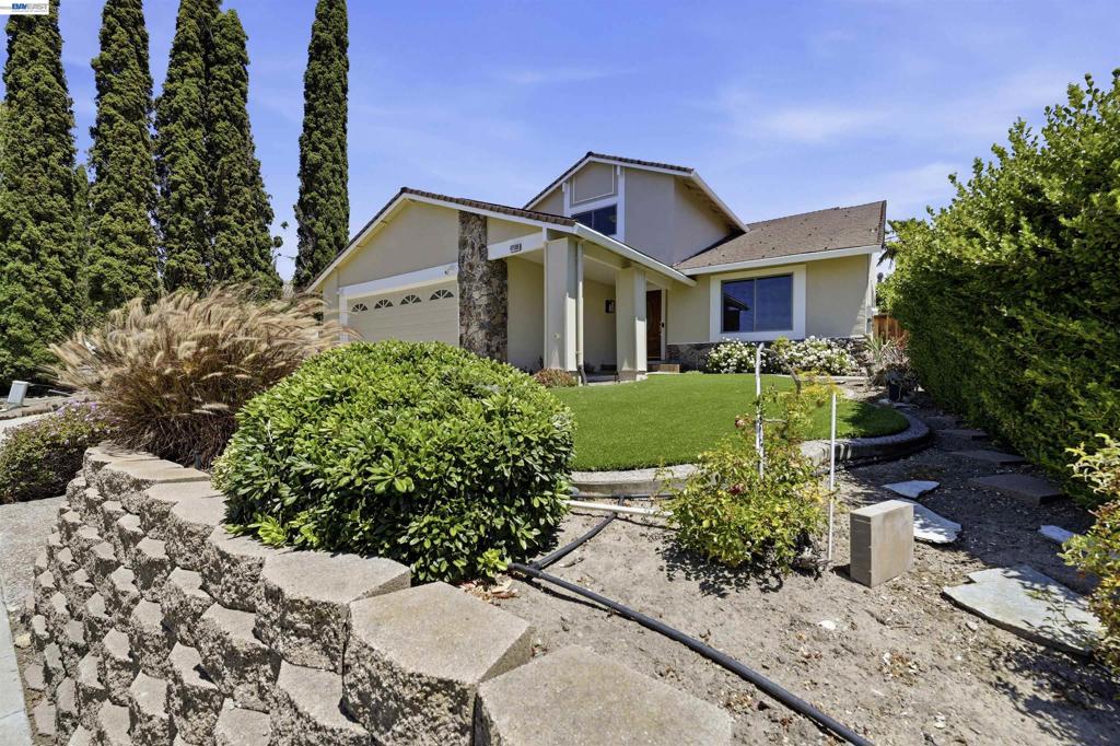 47108 Yucatan Dr