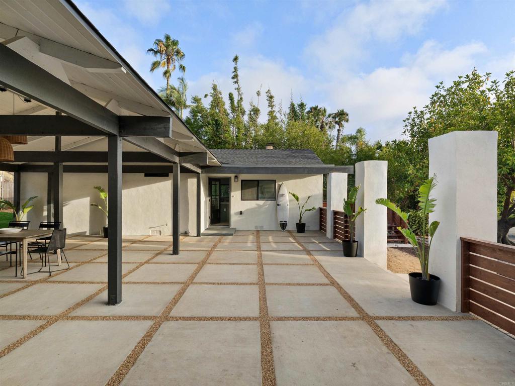 1482 Avocado Road