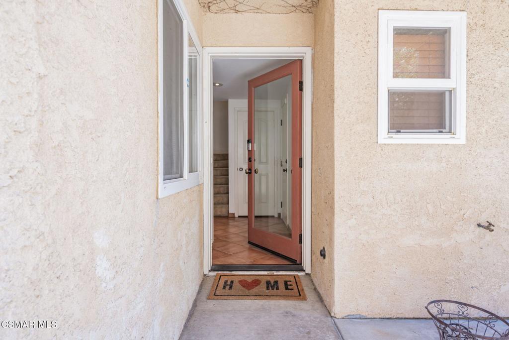 2527 Chandler Avenue