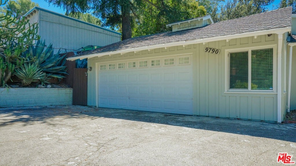 9790 Shadow Island Drive