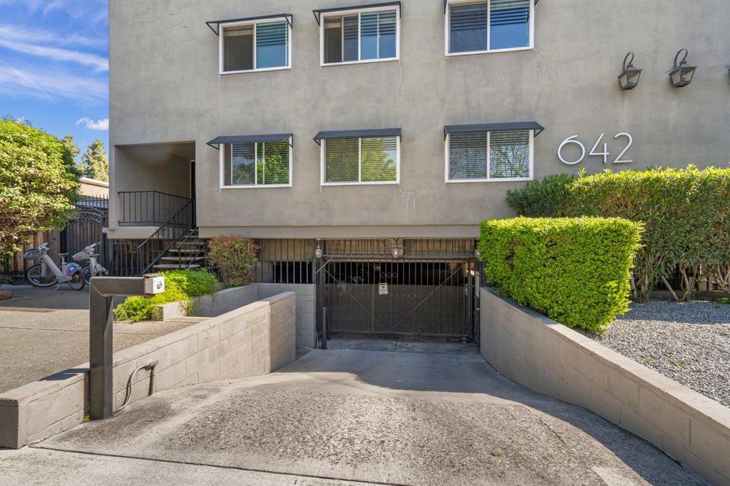 642 S 7th Street