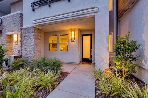 Photo of 2641 Everly Dr Dr, San Diego, CA 92108 (MLS # 260010126SD)