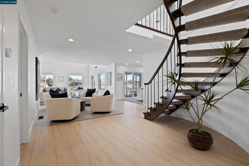 4741 Discovery Pt