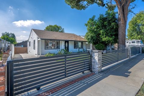 Photo of 1948 Phillippi St St, San Fernando, CA 91340 (MLS # SR25245387) Photo of 1948 Phillippi St St, San Fernando, CA 91340 (MLS # SR25245387)
