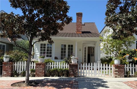 Photo of 505 Dahlia Avenue, Corona Del Mar, CA 92625 (MLS # NP26085046)