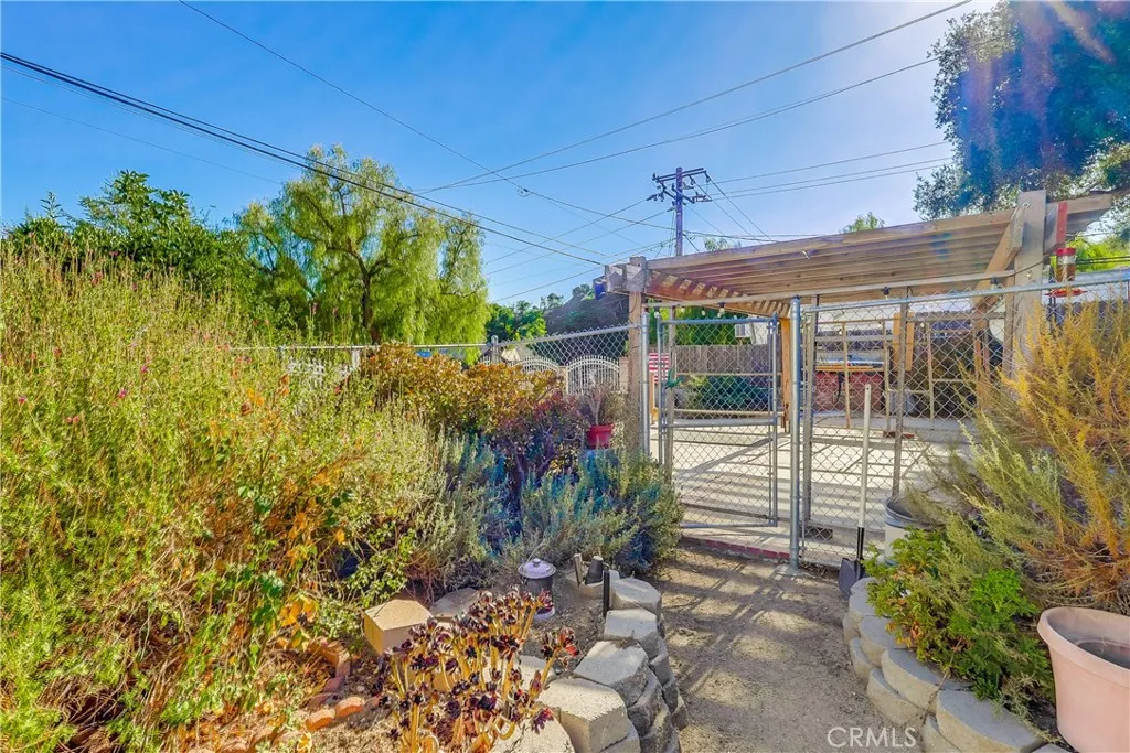 Sylmar, California 91342, United States, 2 Bedrooms Bedrooms, ,1 BathroomBathrooms,Residential,Active,189742