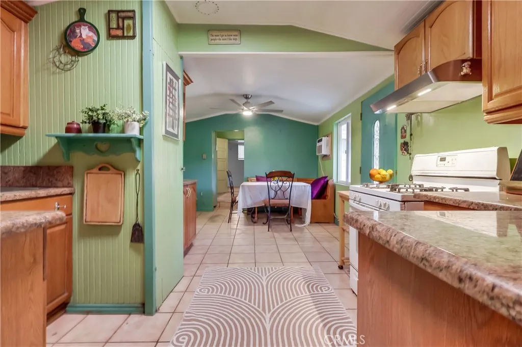 Sylmar, California 91342, United States, 2 Bedrooms Bedrooms, ,1 BathroomBathrooms,Residential,Active,189742